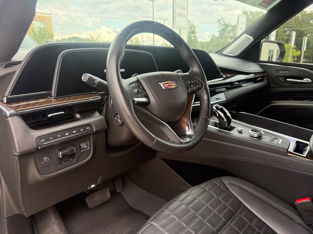 Used 2023 Cadillac Escalade Sport Platinum w/ LPO, ONYX Package AWD/4WD image 13
