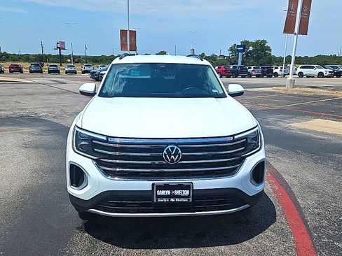 Used 2024 Volkswagen Atlas SE FWD image 2