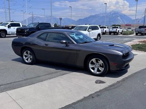 Used 2016 Dodge Challenger SXT RWD image 7