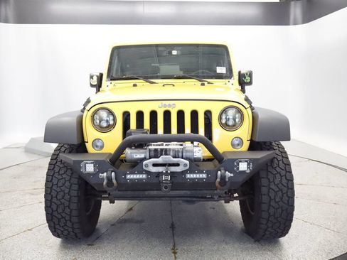 Used 2015 Jeep Wrangler Rubicon w/ Power Convenience Group AWD/4WD image 2