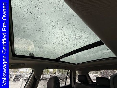 Used 2022 Volkswagen Tiguan SE w/ Panoramic Sunroof Package AWD/4WD image 31