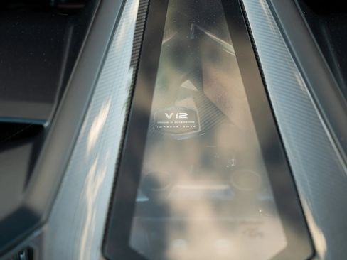 Used 2019 Lamborghini Aventador SVJ AWD/4WD image 29