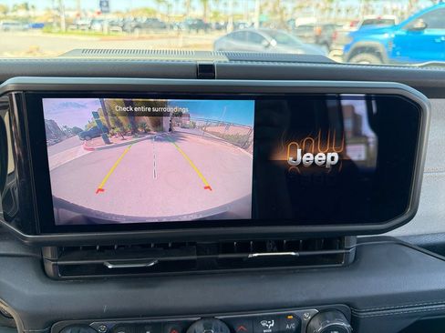 Used 2024 Jeep Wrangler Unlimited Sahara AWD/4WD image 22