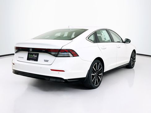 Used 2023 Honda Accord Touring image 9