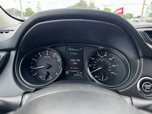 Used 2017 Nissan Rogue AWD image 16