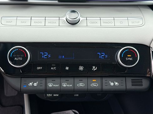 New 2026 Hyundai Elantra Limited image 32