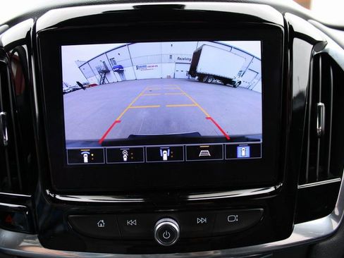 Used 2023 Chevrolet Traverse RS image 39