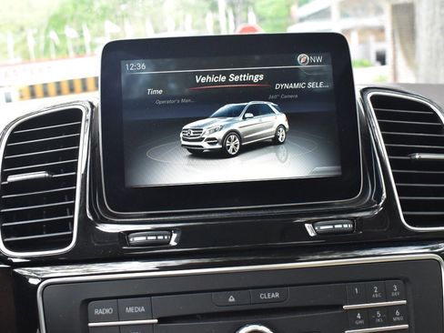 Used 2018 Mercedes-Benz GLE 350 w/ Premium 2 Package image 29