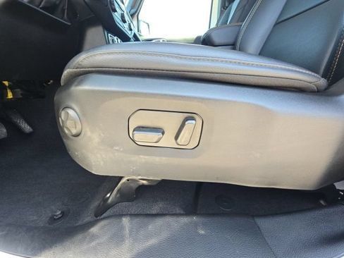 Used 2024 Jeep Wrangler Unlimited Sahara w/ Technology Group AWD/4WD image 21