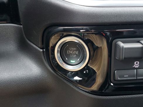 New 2026 GMC Sierra 1500 Elevation image 32