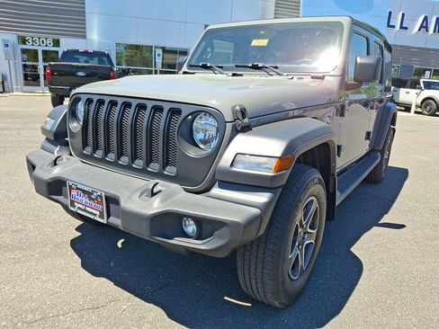 Used 2021 Jeep Wrangler Unlimited Sport AWD/4WD image 4