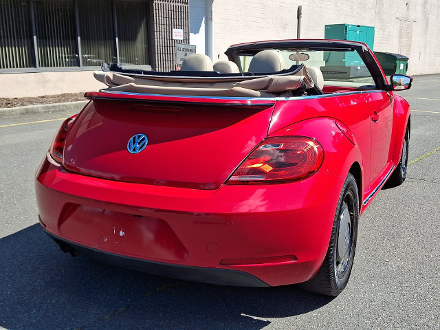 Used 2015 Volkswagen Beetle 1.8T FWD image 10