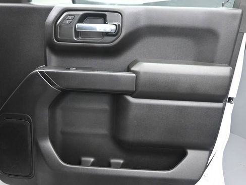 Used 2022 Chevrolet Silverado 1500 Custom AWD/4WD image 27