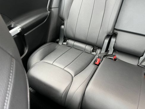Used 2025 Mercedes-Benz GLB 250 image 41