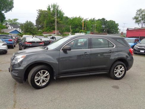 Used 2017 Chevrolet Equinox LS AWD/4WD image 3