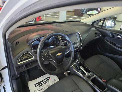 Used 2018 Chevrolet Cruze LT image 26