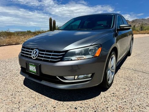 Used 2014 Volkswagen Passat TDI SE image 5