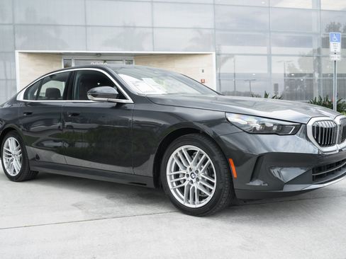 Used 2024 BMW 530i w/ M Sport Package image 2