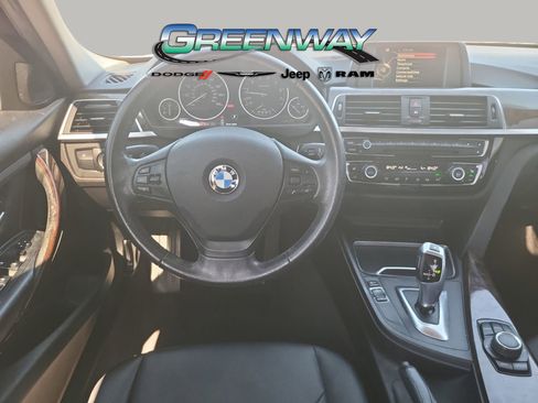 Used 2016 BMW 320i Sedan image 11