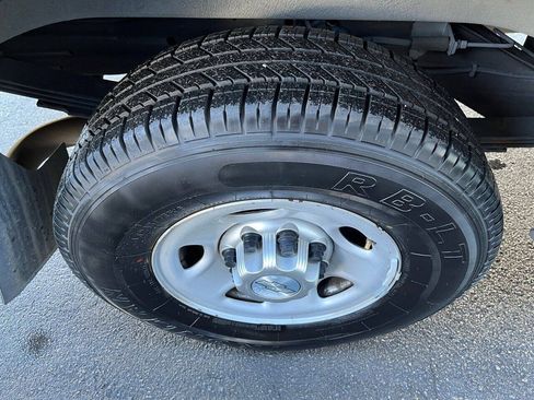 Used 2015 Chevrolet Express 2500 RWD image 13