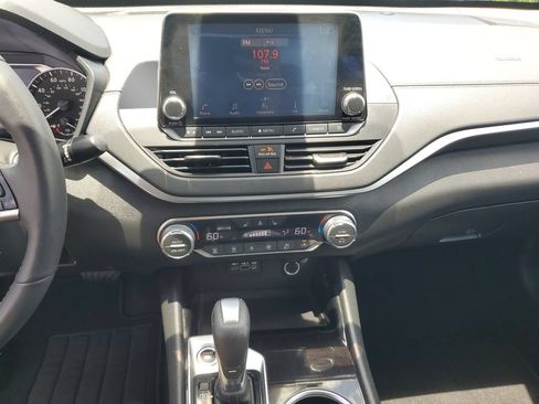 Used 2020 Nissan Altima 2.5 SV FWD image 15