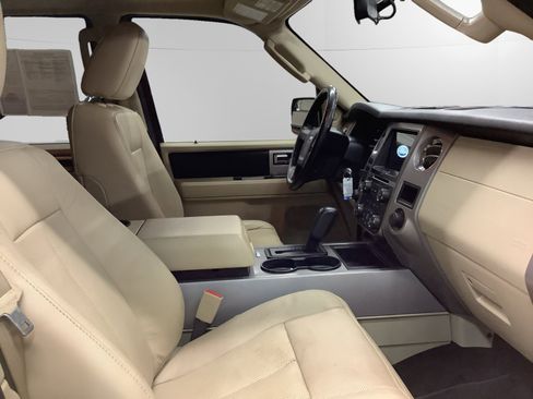 Used 2017 Ford Expedition EL XLT w/ Equipment Group 202A image 15