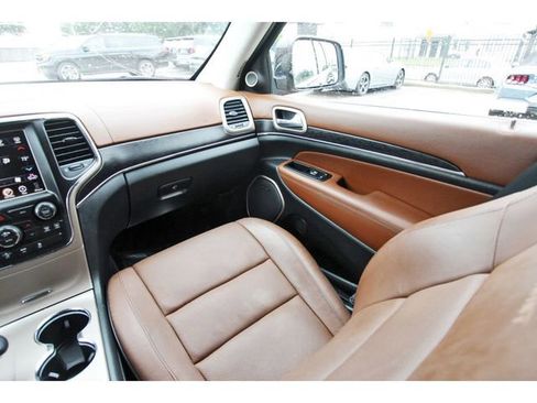 Used 2015 Jeep Grand Cherokee Summit w/ Platinum Series Group AWD/4WD image 9