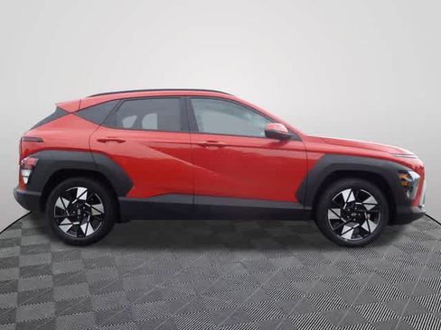 Used 2025 Hyundai Kona SEL FWD image 4