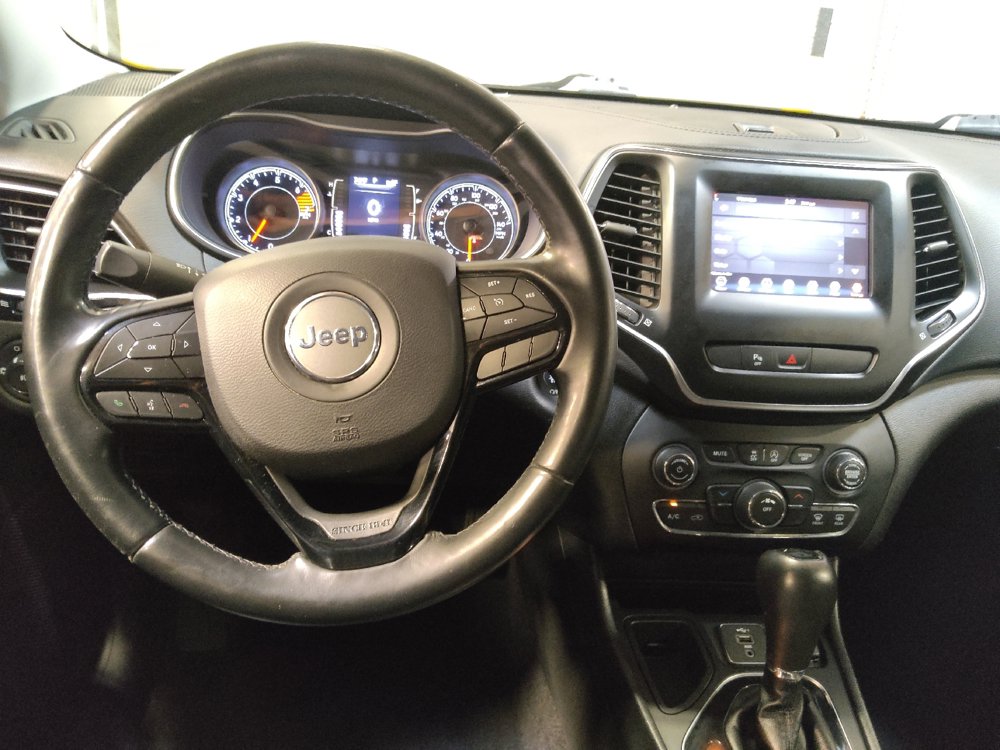 Used 2019 Jeep Cherokee Latitude Plus FWD image 22