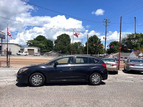 Used 2012 Subaru Impreza 2.0i image 1