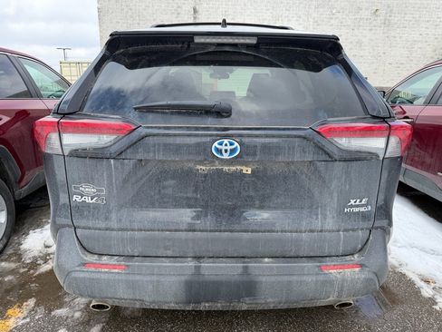 Certified 2020 Toyota RAV4 XLE w/ Convenience Package image 4