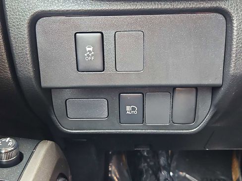 Used 2022 Toyota Tacoma SR5 AWD/4WD image 16