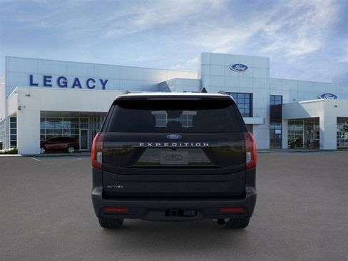 New 2026 Ford Expedition Active image 5