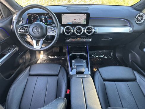 Used 2023 Mercedes-Benz EQB 300 4MATIC image 30