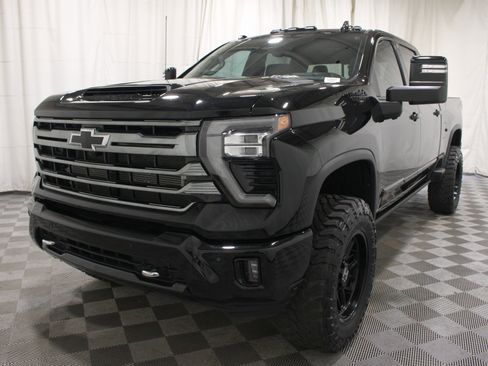 Used 2024 Chevrolet Silverado 2500 High Country w/ High Country Premium Package AWD/4WD image 33