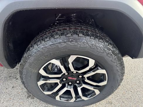 New 2026 GMC Canyon AT4 w/ Technology Plus Package AWD/4WD image 10