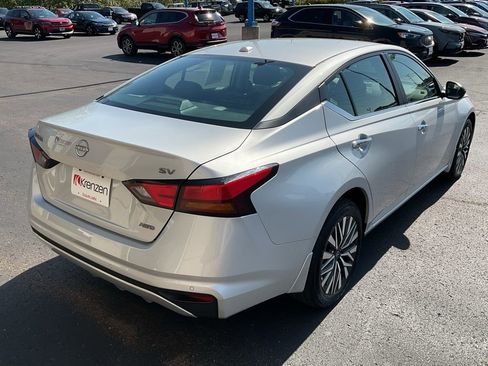 Used 2024 Nissan Altima 2.5 SV image 5