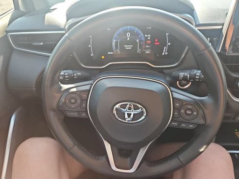 Used 2023 Toyota Corolla Cross XLE w/ Convenience Package FWD image 15