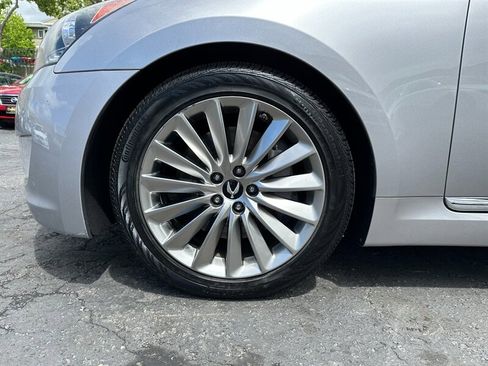 Used 2014 Hyundai Equus Signature RWD image 9