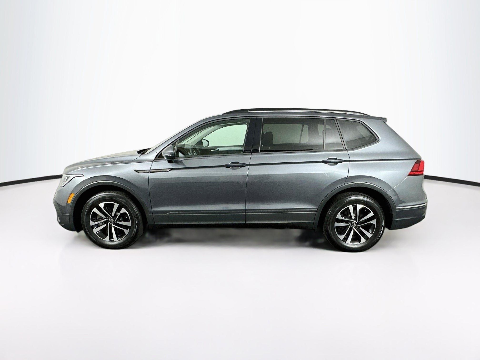 Used 2024 Volkswagen Tiguan S FWD image 4