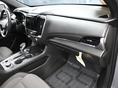 Used 2023 Chevrolet Traverse LT FWD image 46