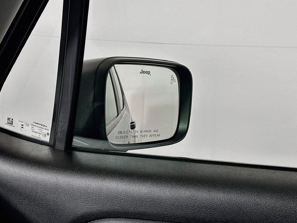Certified 2023 Jeep Renegade Latitude w/ Premium Group AWD/4WD image 29