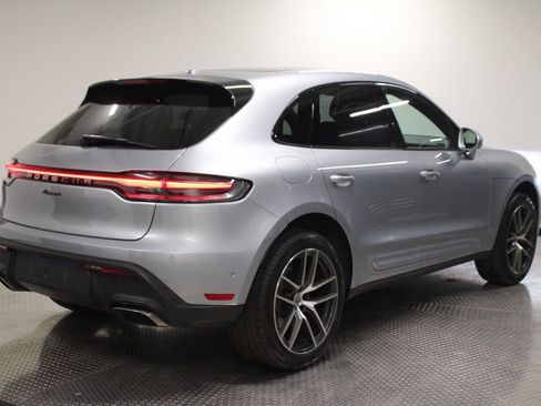 Certified 2025 Porsche Macan AWD/4WD image 7