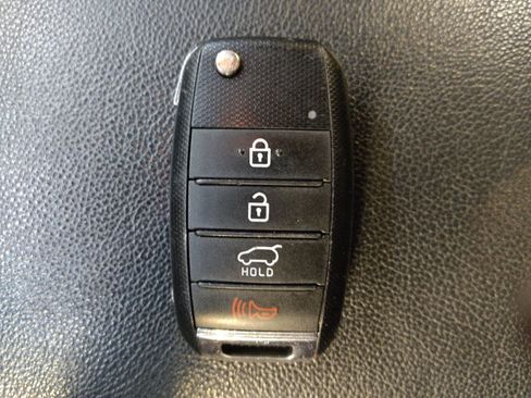 Used 2018 Kia Sportage LX FWD image 32