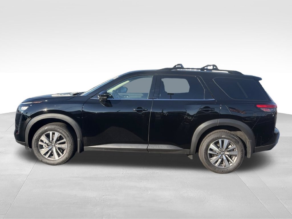 Used 2026 Nissan Pathfinder SL FWD image 3