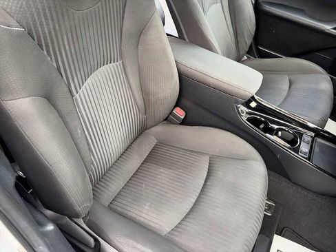 Used 2020 Toyota Prius Prime LE image 24