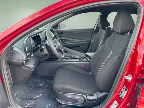 New 2025 Hyundai Elantra Sport image 21