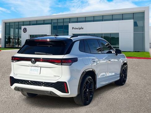 New 2026 Volkswagen Tiguan SE R-Line FWD image 3