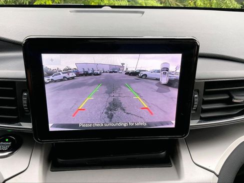 Certified 2020 Ford Explorer XLT w/ Equipment Group 202A RWD image 21
