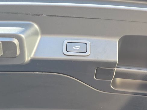 Used 2021 Jaguar F-PACE R-Dynamic S image 40